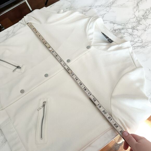 Chico's Size 1 Travelers Collection Textured Knit Bomber Jacket Women's Size Med - Picture 11 of 12